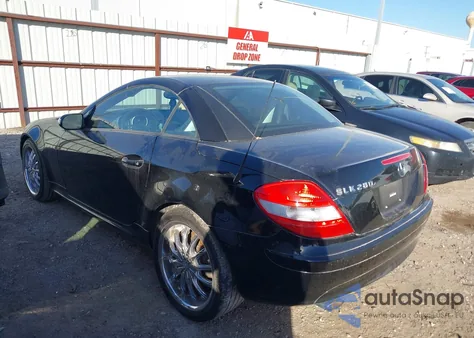 2006 Mercedes-Benz Slk 280 z USA, uszkodzony, nr VIN WDBWK54FX6F087183